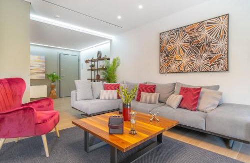 Ilisia Apartment | The HostMaster Lavish Athenian Treasure