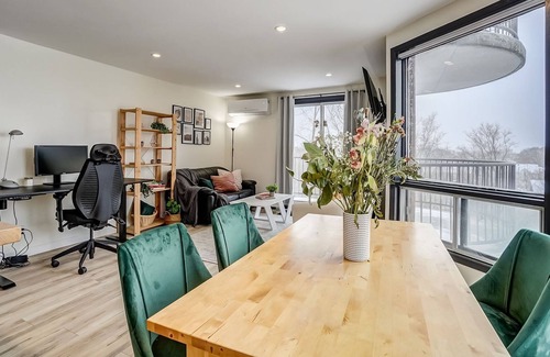 Hull Condo | The Hour Glass | No Service Fees | Gatineau Park