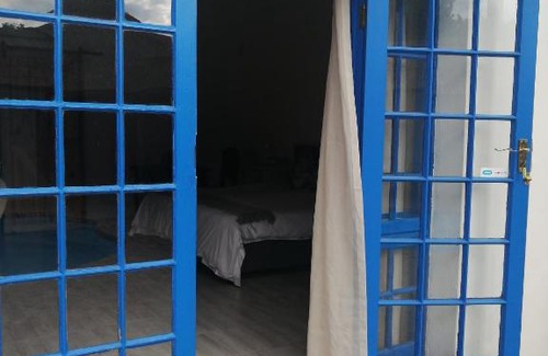 Komani House | The House Guesthouse-Fox's Lair, bachelor apartment near schools