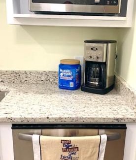 Cuyahoga Falls House | The House Hotels - Erie Street 1