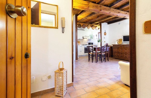 Castelnovo ne' Monti Apartment | The house in the village