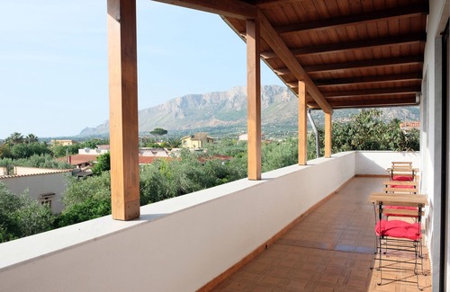 Partinico Villa | The House of Olives Piano Re