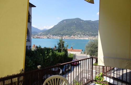 San Felice del Benaco Apartment | The House On The Lake 1 Beachfront