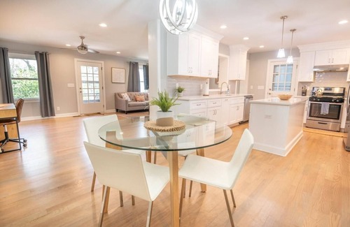 Hanahan House | The Hume Estate. Modern 4br Home + Lovely Yard!