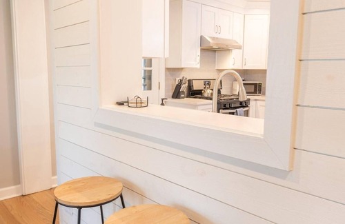 Hanahan House | The Hume Estate. Modern 4br Home + Lovely Yard!