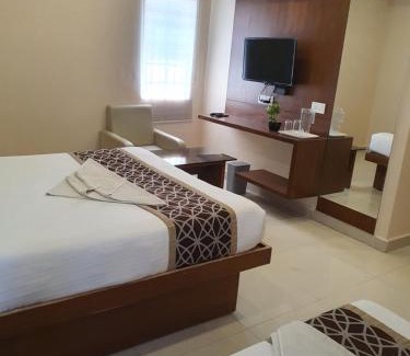 Periamet Hotel | The Hydel Park - Business Class Hotel - Near Central Railway Station
