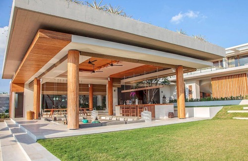 Babakan Villa | The Iman Villa - Five Bedroom Villa, Sleeps 10