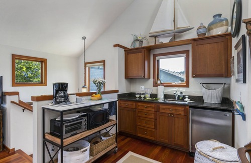 Indianola House | The Indianola Boathouse