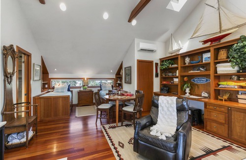 Indianola House | The Indianola Boathouse