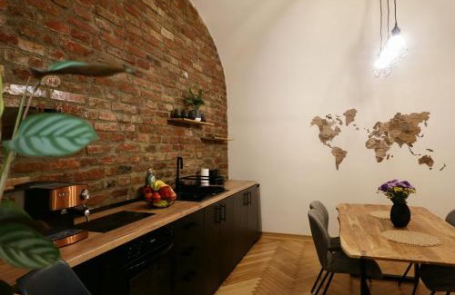 Old City Apartment | The Industrique Home - 3 Bedroom Apartment