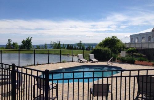 Kemble Hotel | The Inn at Cobble Beach