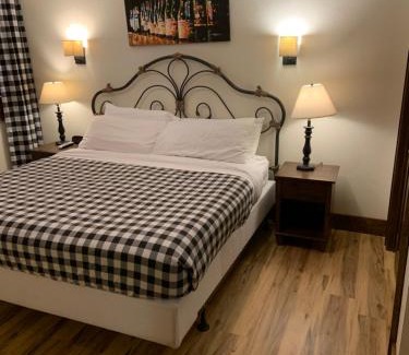 Newland Hotel | The Inn at Shady Lawn