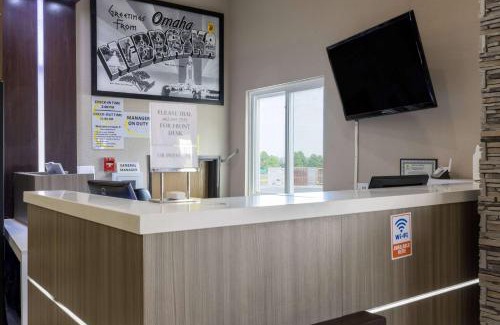 Chalco Hotel | The Inn&suites SW Omaha