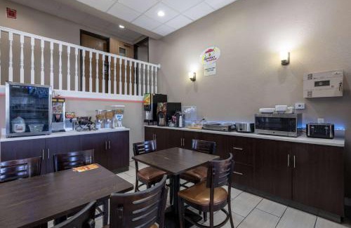 Chalco Hotel | The Inn&suites SW Omaha