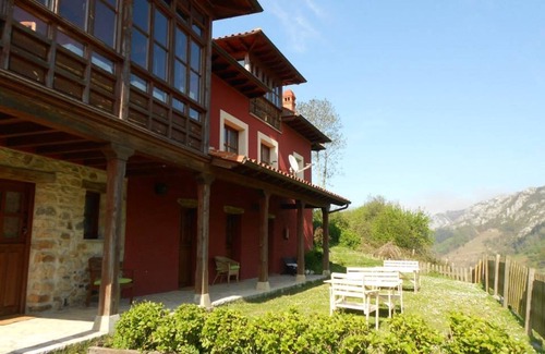 Prado Cottage | "The Interior of Gaia" a place to get lost.