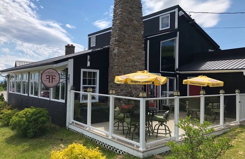 Iona Hotel | The Iona Heights Inn