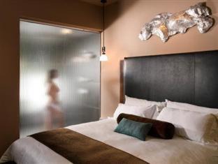 Fifth Ward Hotel | The Iron Horse Hotel