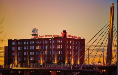 Fifth Ward Hotel | The Iron Horse Hotel