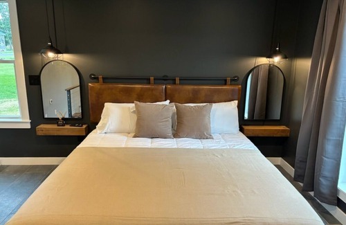 Franklin Springs Apartment | The Iron Loft offers privacy, elegance and a combination of old and new nuances