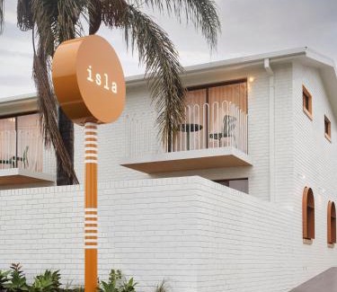 Batehaven Hotel | The Isla & Casita