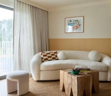 Batehaven Hotel | The Isla & Casita