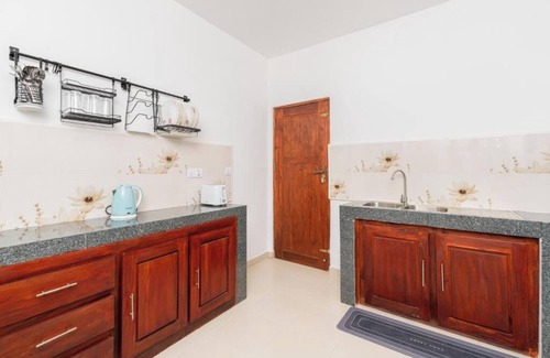 Mount Lavinia House | The Islands Breeze Villa 3 bedroom Apartment