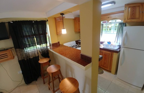 The Lime Apartment | The Island Pad apartment - 5 min walk to the beach!