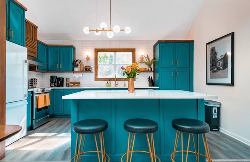 St. Elmo Improvement League House | The Jade | Stunning, On Walking Path w Hot tub & Pool