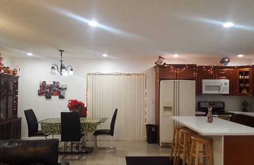 Miami Gardens House | The Jazzy Escape 6 minutes to Hard Rock Stadium