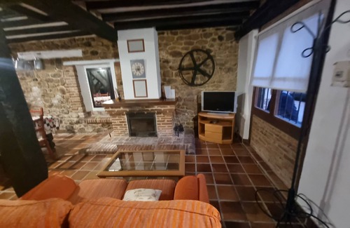 Caranceja Cottage | The Jomeruca. Town house near beach and mountains
