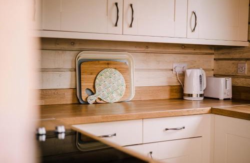 Redmire Cabin | The Jonas Centre