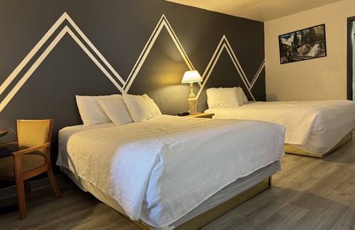 Durango Hotel | The Junction Hotel and Hostel