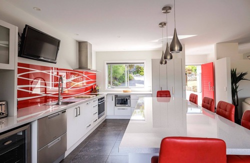 Kaiteriteri House | The Kaiteri Beach House by Southern Comfort Accommodation