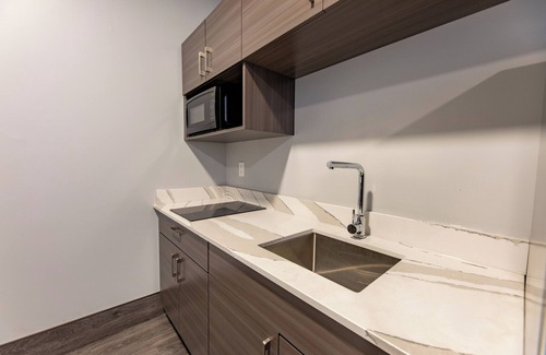 Hinton Hotel | The Kanata by BCMinns Hinton