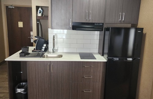 Fort Saskatchewan Hotel | The Kanata Inn Fort Saskatchewan