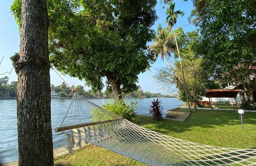 Mankombu Bed & Breakfast | The Kerala Heritage Villa on the shore of Backwaters - Pamba River Alleppey