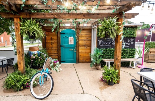 Ironton Apartment | The King Suite at Pickle & Perk