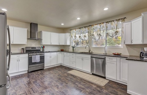 Brownsville Apartment | The Kirk House - Historic Brownsville, OR