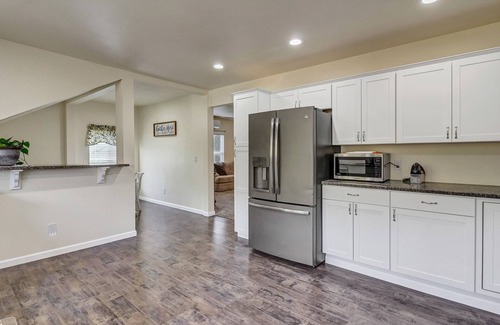 Brownsville Apartment | The Kirk House - Historic Brownsville, OR