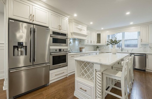 Hamilton House | The Kirkendall Mansion & Coach House - Luxury & Comfort 14 Bedroom 10 Washroom