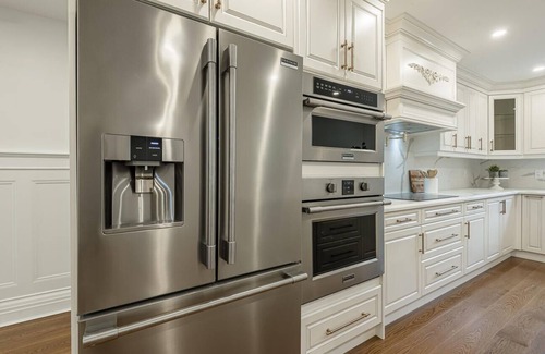 Hamilton House | The Kirkendall Mansion & Coach House - Luxury & Comfort 14 Bedroom 10 Washroom