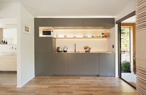 Marahau House | The Kite - Laid-Back luxury beside the Abel Tasman