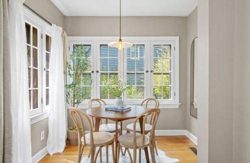 Cleveland House | The Knocking Bird- Mins to CLE Clinic