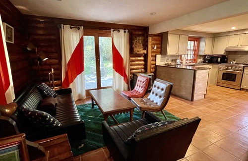 Anderson Valley House | The Knotty Oak - Sugar Pine Cabin - House #2 of 3 Walk to Philo wineries/dinner!