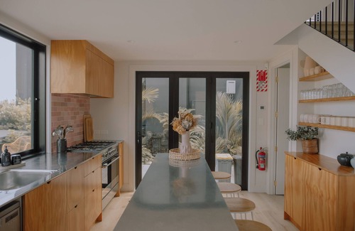 Muriwai Apartment | The KULA Shala - Muriwai Beach