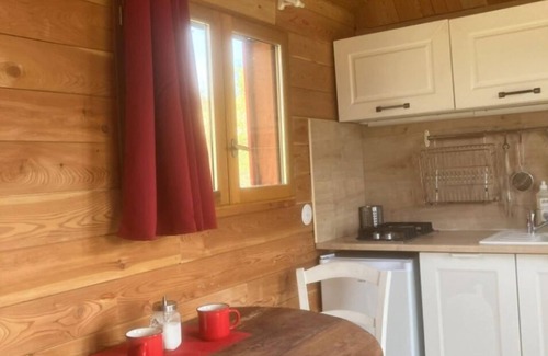 Entrepierres House | The La Croix roulott on the heights of Sisteron