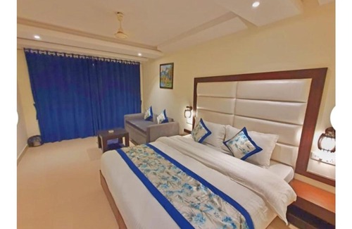 Bhimtal House | The Lake Hill Hotel, Bhimtal