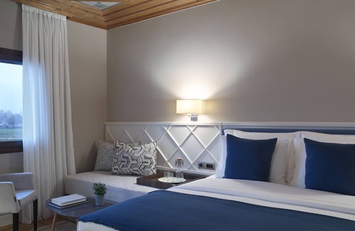 Ioannina Hotel | The Lake Hotel