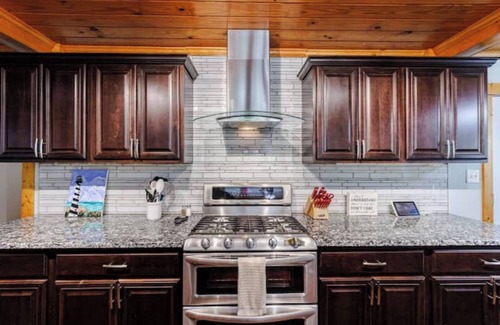 Woodstock House | The Lake House on Victoria