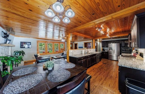 Woodstock House | The Lake House on Victoria